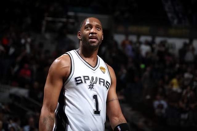 郑钦文2比1逆转战胜肯宁 收获红土赛季“开门红”